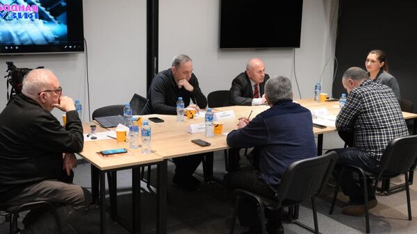 Круглый стол Интеграция грузинской экономики в глобальные процессы - Sputnik Грузия