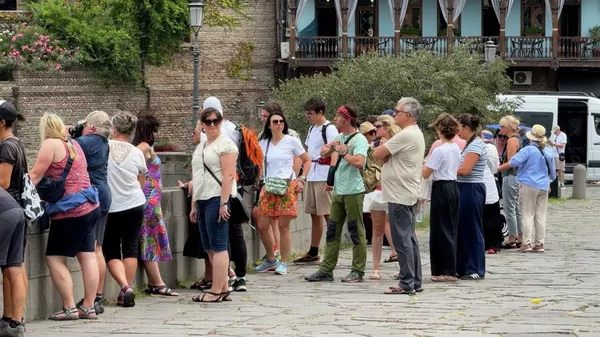 Рост туризма сделал профессию гида популярной в Грузии - видео