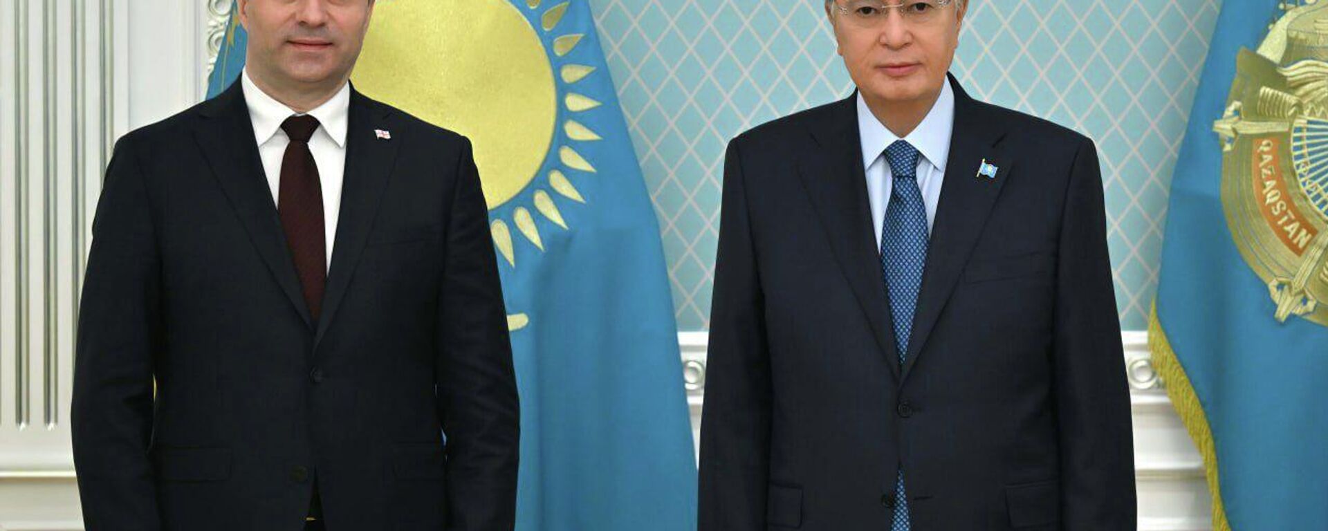 Министр внутренних дел Грузии Гека Геладзе на встрече с президентом Казахстана Касым-Жомартом Токаевым - Sputnik Грузия, 1920, 23.02.2026