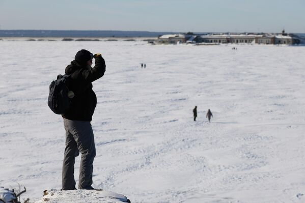 Замерзший Финский залив в Санкт-Петербурге.  - Sputnik Грузия