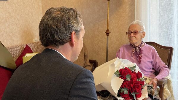 Путин поздравил со 100-летием жительницу Тбилиси, пережившую блокаду Ленинграда - Sputnik Грузия