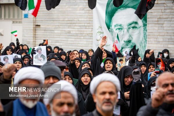 მოსახლეობა მხარდაჭერას უცხადებს ისლამური რევოლუციის ახალ ლიდერს, აიათოლა სეიედ მოჯტაბა ხამენეის. - Sputnik საქართველო