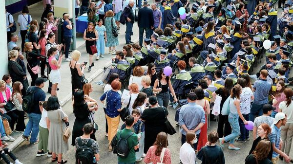 Школа, в которую трудно попасть и где не любят лентяев - Sputnik Грузия