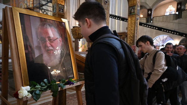 სამების საკათედრო ტაძარში პატრიარქის ნათლულები მივიდნენ