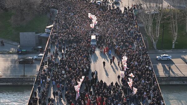 Грузия прощается с Илией II: тело Патриарха перенесли в собор Самеба - Sputnik Грузия