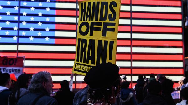 Протесты против военной операции США и Израиля в Иране - Sputnik საქართველო