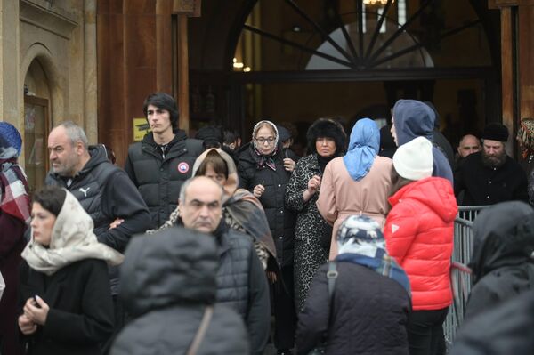 На лицах – усталость и тихая скорбь. - Sputnik Грузия