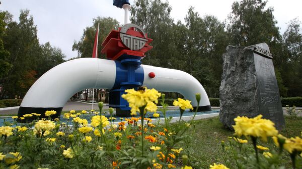 Символ нефтепровода Дружба неподалеку от города Мозырь Гомельской области в Белоруссии - Sputnik Грузия