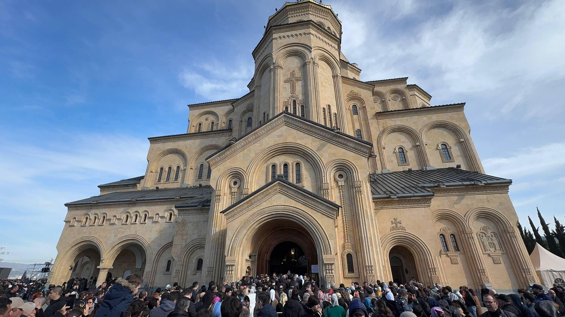 Траурная церемония прощания с Патриархом Всея Грузии Илией Вторым в храме Самеба  - Sputnik Грузия, 1920, 21.03.2026