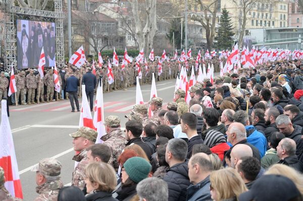 Оставляя после себя память о долгом служении и вере, которая объединила тысячи людей в этом пути. - Sputnik Грузия
