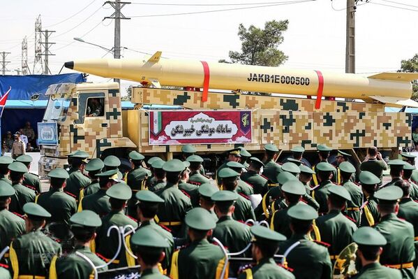 "Хейбар Шекан" или "Хейбаршекан" – иранская баллистическая ракета средней дальности на твердом топливе. - Sputnik Грузия