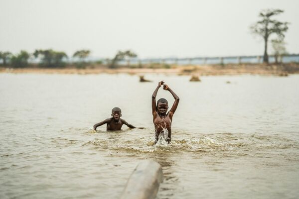Река Конго – самая глубокая (более 200 м) и одна из самых опасных рек в мире из-за мощнейших водоворотов, быстрых течений и непредсказуемых перепадов глубин. - Sputnik Грузия