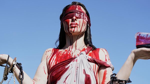 Акция протеста под лозунгом No Kings (Нет королям) в Вашингтоне - Sputnik Грузия