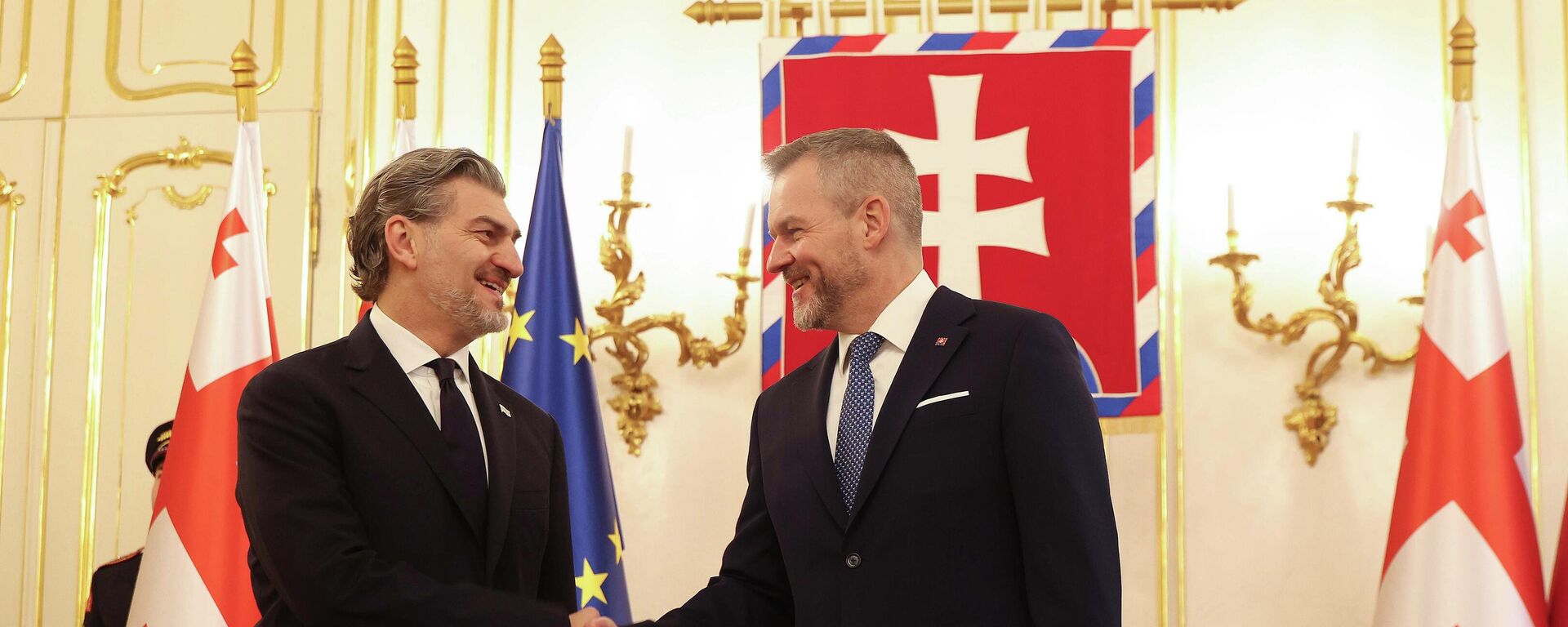 Президент Грузии Михаил Кавелашвили и президент Словакии Петер Пеллегрини  - Sputnik Грузия, 1920, 02.04.2026