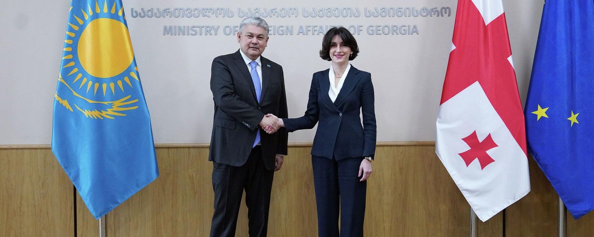 Встреча министра иностранных дел Грузии Маки Бочоришвили с казахстанским коллегой Ермеком Кошербаевым - Sputnik Грузия, 1920, 07.04.2026