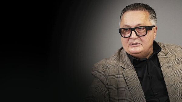 Хидирбегишвили: Илия II не закрыл храмы и не запретил причастие в пандемию Хидирбегишвили: Илия II не закрыл храмы и не запретил причастие в пандемию - Sputnik Грузия