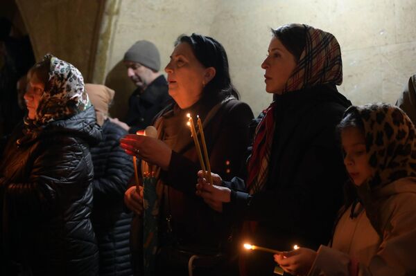 Воскресение Христово напоминает о том, что смерть — не погибель, а путь к спасению, говорится в пасхальном послании местоблюстителя патриаршего престола, владыки Шио. - Sputnik Грузия