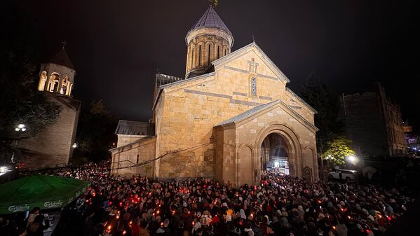  იერუსალიმიდან წმინდა ცეცხლი თბილისში ჩამოაბრძანეს. - Sputnik საქართველო