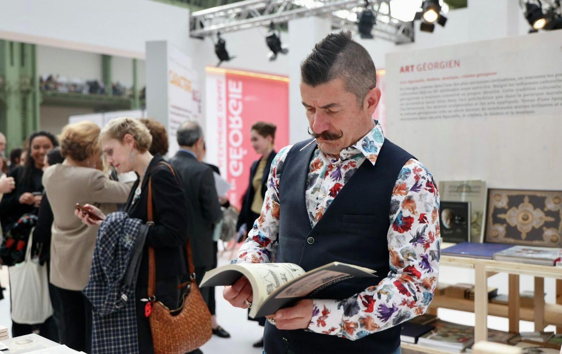 Грузия стала специальным гостем Парижского книжного фестиваля - Sputnik Грузия, 1920, 18.04.2026