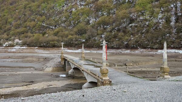 Мост в Ананури, Жинвальское водохранилище - Sputnik საქართველო