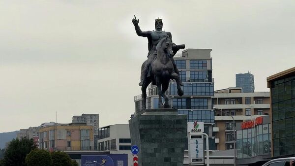 Почему из центра Тбилиси перенесли на окраину памятник самому известному царю Грузии? - Sputnik Грузия