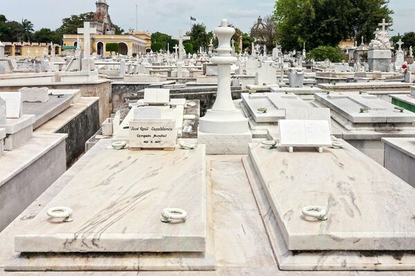 Кладбище Кристобаля Колона (названо в честь Христофора Колумба) основано в 1876 году.На нем расположено более 56000 гробниц и более 500 мавзолеев. В общей сложности здесь погребено более миллиона человек. - Sputnik Грузия