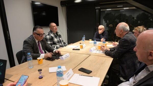 Круглый стол экспертов и политологов, организованный газетой Свободная Грузия - Sputnik Грузия