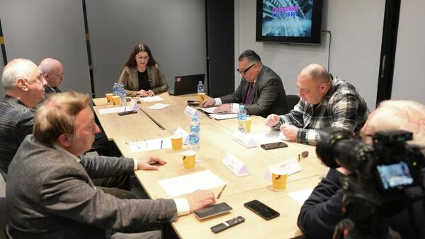 Власть и медиа: как сохранить независимость в условиях кризиса - Sputnik Грузия