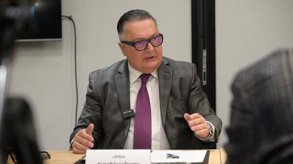  Печатные СМИ исчезают, электронные под давлением — мнение эксперта - Sputnik Грузия