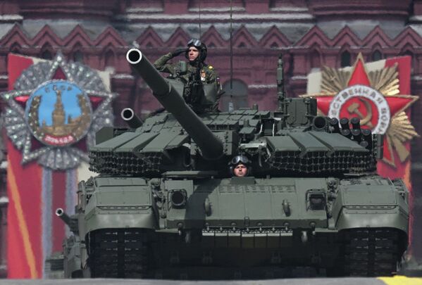 Танк Т-72Б3 на Красной площади в Москве. - Sputnik Грузия