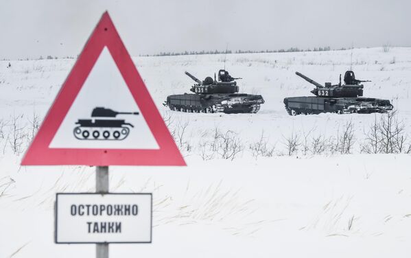 T-72B3 ტიპის ტანკები რუსეთისა და ბელარუსის ერთობლივი სამხედრო სწავლებაზე ნიჟნი ნოვგოროდის ოლქში მდებარე მულინოს პოლიგონზე. - Sputnik საქართველო