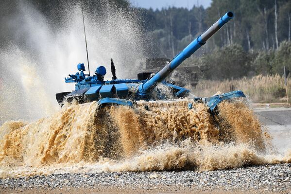 ირანელი სამხედროების გუნდის T-72B3 ტიპის ტანკი კონკურს „სატანკო ბიატლონი - 2022“-ის ფარგლებში გამართულ სატანკო ეკიპაჟების რბოლაში.  - Sputnik საქართველო