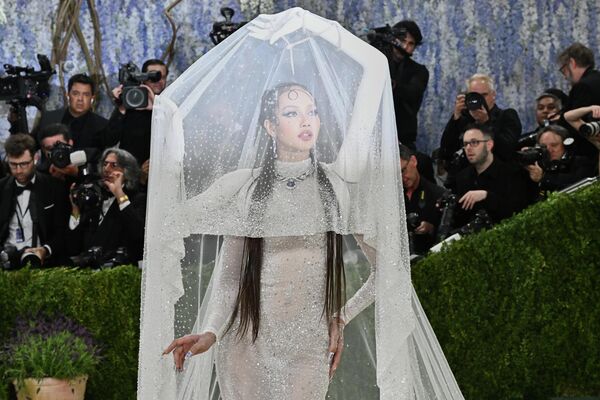 Lisa на Met Gala 2026 в Нью-Йорке. - Sputnik Грузия