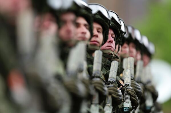 В этом году на Красной площади не было военной техники. Власти объяснили решение соображениями безопасности. - Sputnik Грузия
