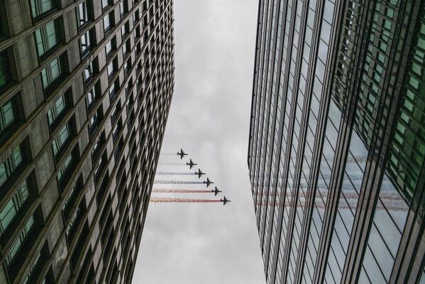 Парад Победы вновь напомнил о цене войны и о людях, благодаря которым май 1945 года стал символом Победы. - Sputnik Грузия