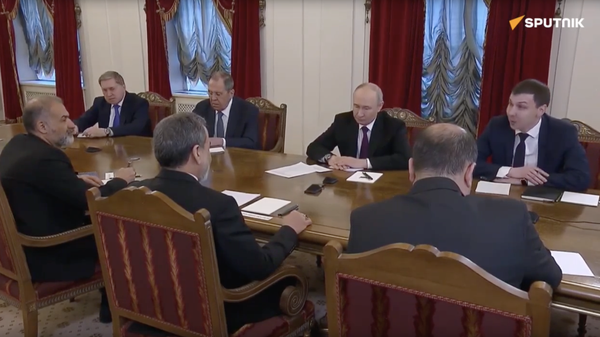 Путин проводит переговоры с главой МИД Ирана Аббасом Аракчи - видео - Sputnik Грузия