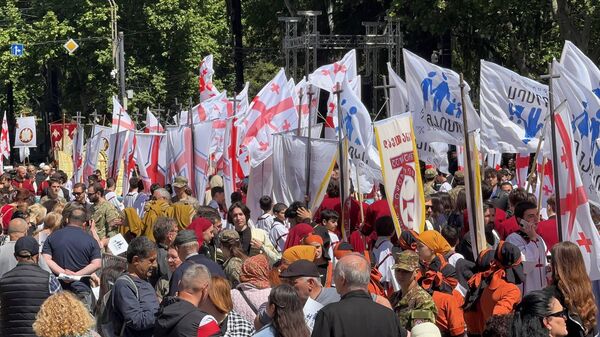 Грузия 17 мая отмечает День святости семьи и уважения к родителям – праздничное шествие в столице  - Sputnik Грузия
