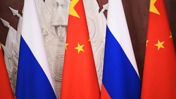 Флаги КНР и России - Sputnik Грузия