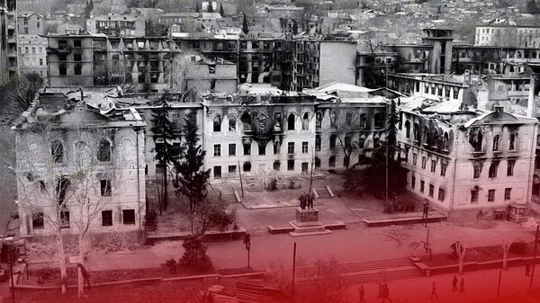 Мэр Москвы и Первая гимназия: кто восстановил один из главных символов Тбилиси в 90-е - Sputnik Грузия
