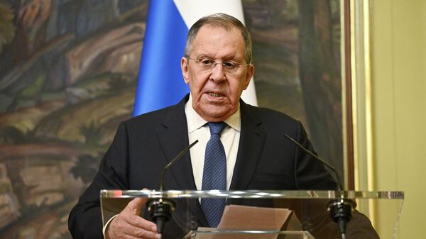 Лавров выступает на заседании круглого стола на тему украинского кризиса в Москве - Sputnik Грузия