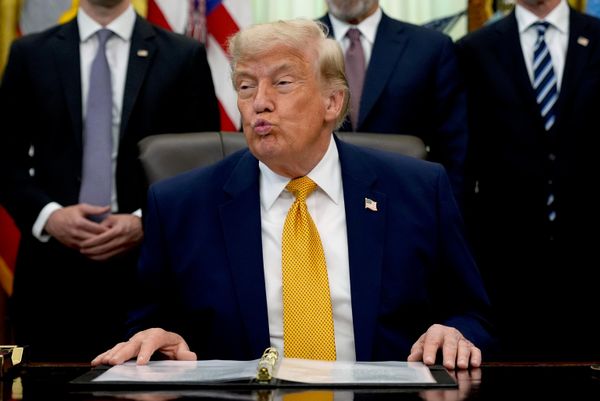 Президент Дональд Трамп выступает в Овальном кабинете Белого дома. - Sputnik Грузия
