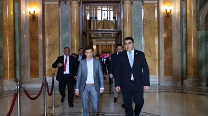 Председатели парламентов Сербии (слева) и Грузии (справа)