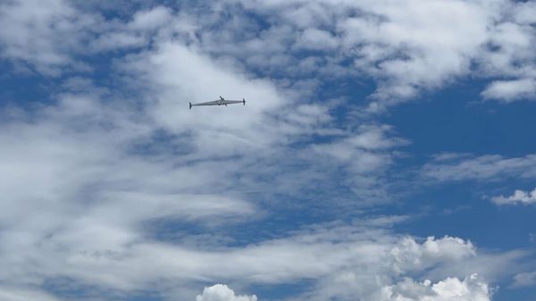 Новейший дальнобойный ударный дрон самолетного типа БМ-70 - Sputnik Грузия