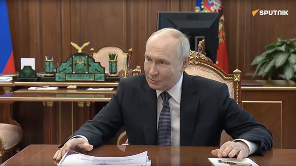 Путин проводит встречу с председателем ЦИК Эллой Памфиловой - Sputnik Грузия
