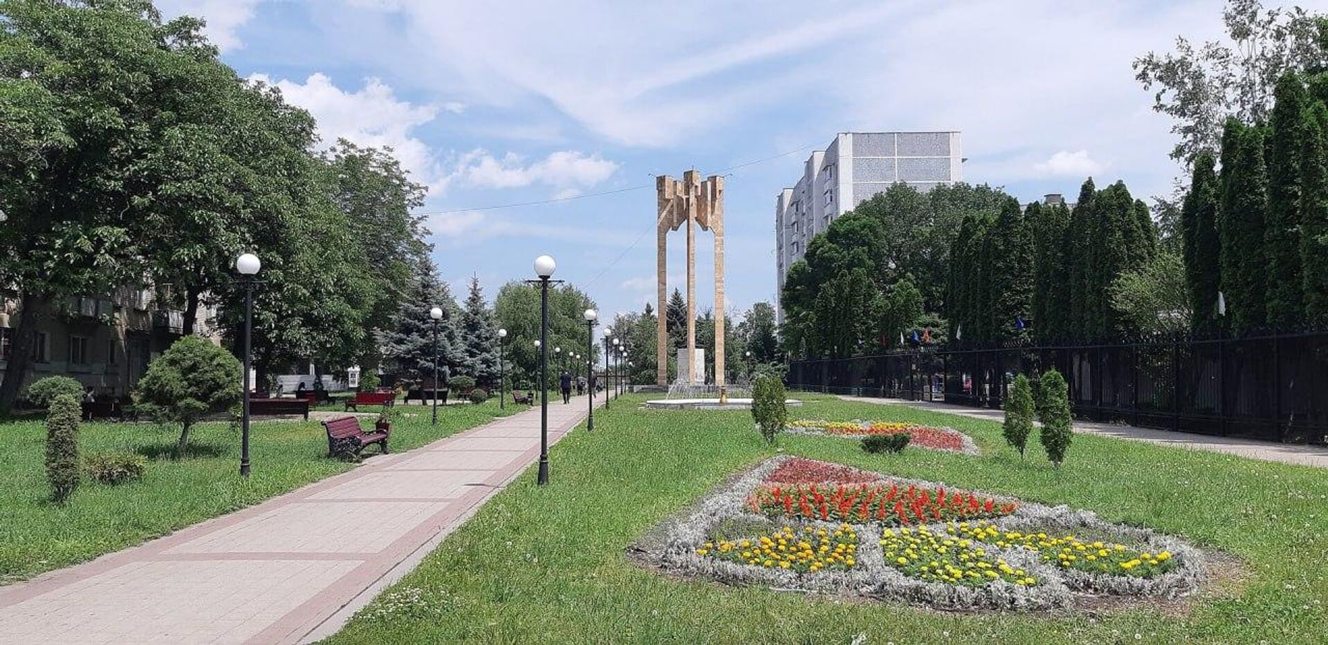 Стела в честь 200-летия подписания Георгиевского трактата в Георгиевске Стела в честь 200-летия подписания Георгиевского трактата в Георгиевске - Sputnik Грузия, 1920, 14.08.2026