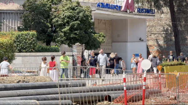 Сегодня часть общества и общественных организаций просит власти сохранить уникальные находки и не засыпать их землей.  - Sputnik Грузия