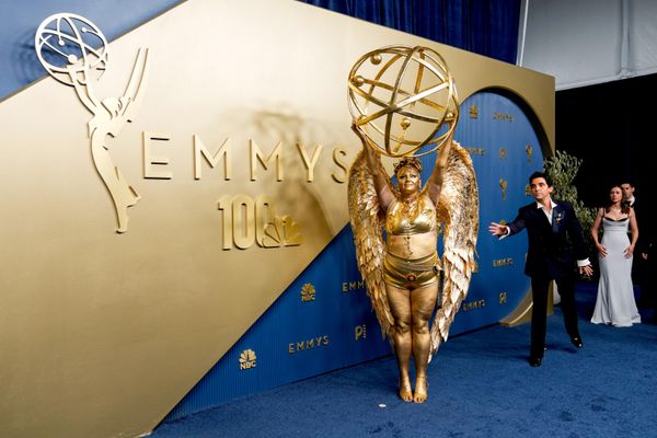 Мег Сталтер и Пол У. Даунс прибывают на 78-ю церемонию вручения премии "Эмми" в Лос-Анджелесе. - Sputnik Грузия