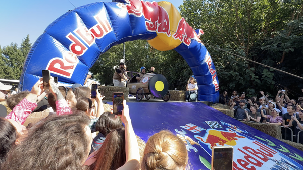 Необычные гонки Red Bull Soapbox Race прошли в столице Грузии Необычные гонки Red Bull Soapbox Race прошли в столице Грузии - Sputnik საქართველო