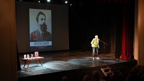 Русский драматический театр им. Грибоедова - презентация книг Русского клуба Русский драматический театр им. Грибоедова - презентация книг Русского клуба - Sputnik საქართველო