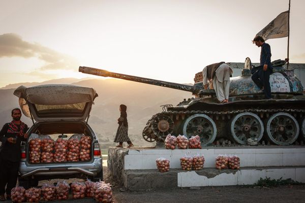 Работа из фоторепортажа россиянки Марии Семеновой о жизни в Афганистане после прихода к власти талибов. Первое место в серии "Портрет. Герой нашего времени". - Sputnik Грузия